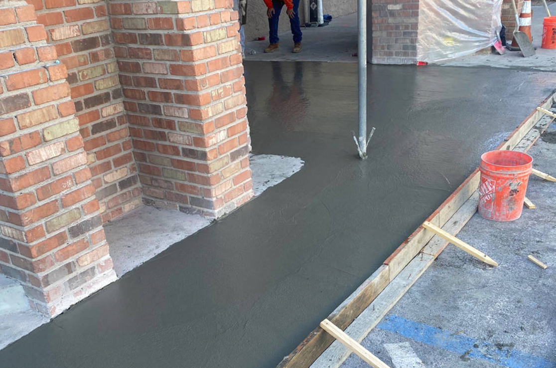 Retailer's New Concrete Sidewalk Installation in Phoenix, AZ | View Photos